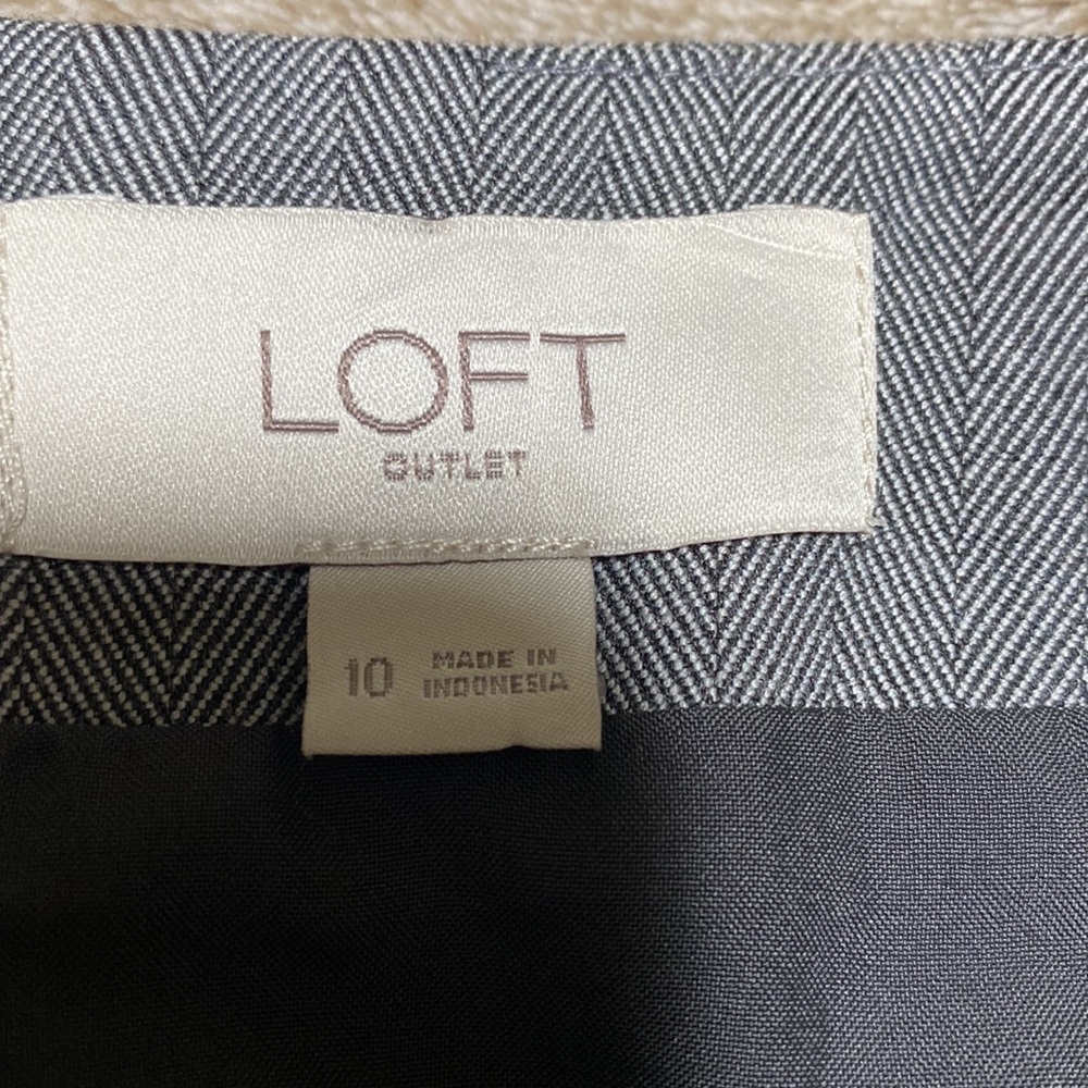 Beautiful Subtle Herringbone Pattern Detailed Ski… - image 2